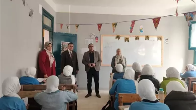 وكيل تعليم الإسماعيلية يتفقد مدارس القنطرة غرب..صور