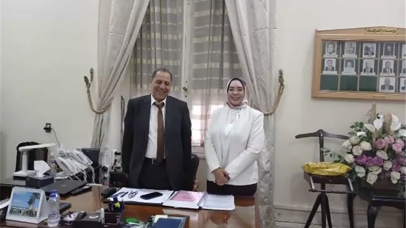 تشكيل لجنة لدراسة أوضاع عمال الحافظة بمصانع السكر