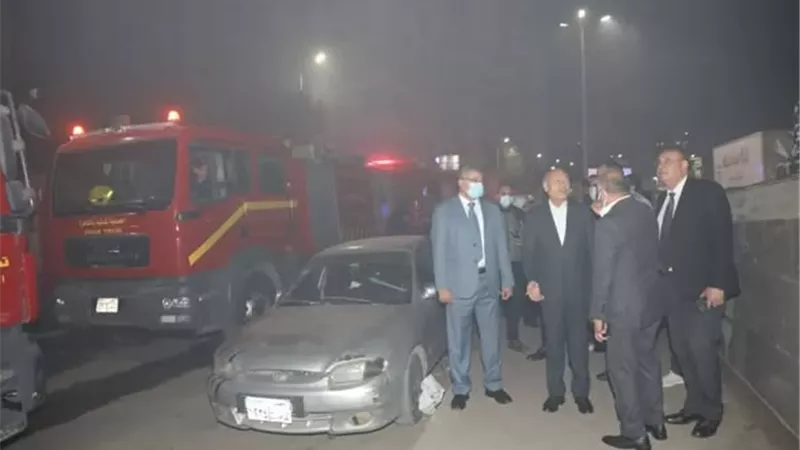 محافظ القاهرة: السيطرة على حريق مصنع ملابس بحي الزيتون