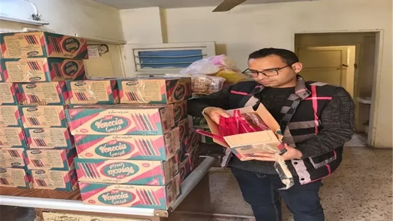 ضبط مشروبات وحلوى فاسدة خلال حملات تموينية موسعة بأسيوط