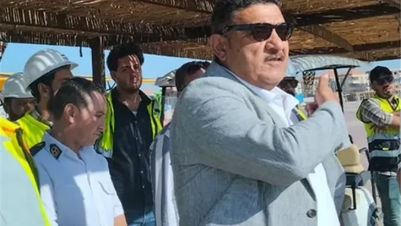 جهاز دمياط الجديدة ينفذ إزالة فورية لعقار سكنى مخالف فى المدينة.. صور