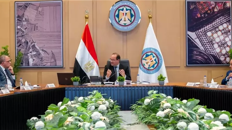 وزير المالية: ملتزمون بتأمين الاحتياجات الأساسية وتوسيع مظلة