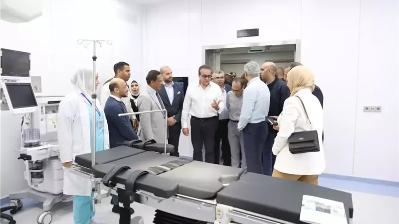 وزير الصحة يتفقد مستشفى بولاق الدكرور بنسبة تنفيذ 100%