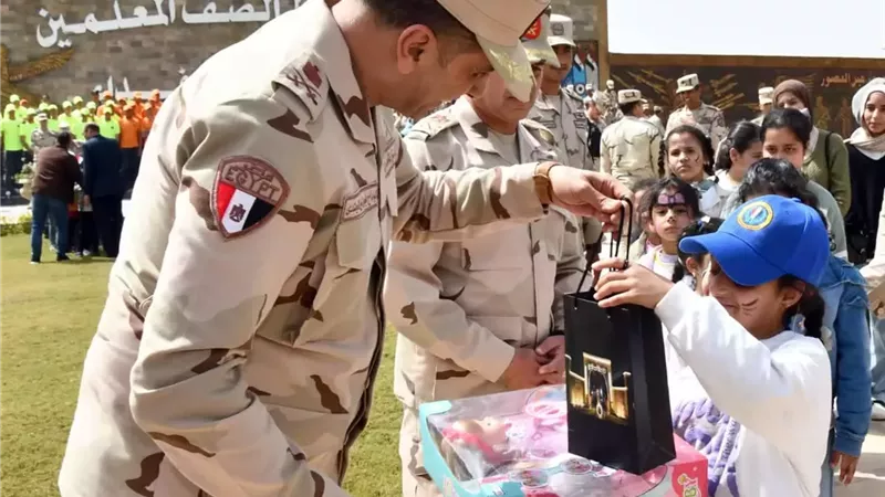 القوات المسلحة تشارك أطفال مصر الإحتفال بيوم اليتيم