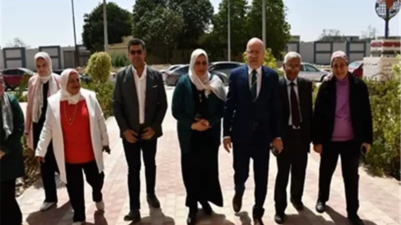 انطلاق فعاليات الأسبوع البيئي بكلية الآداب جامعة قناة السويس