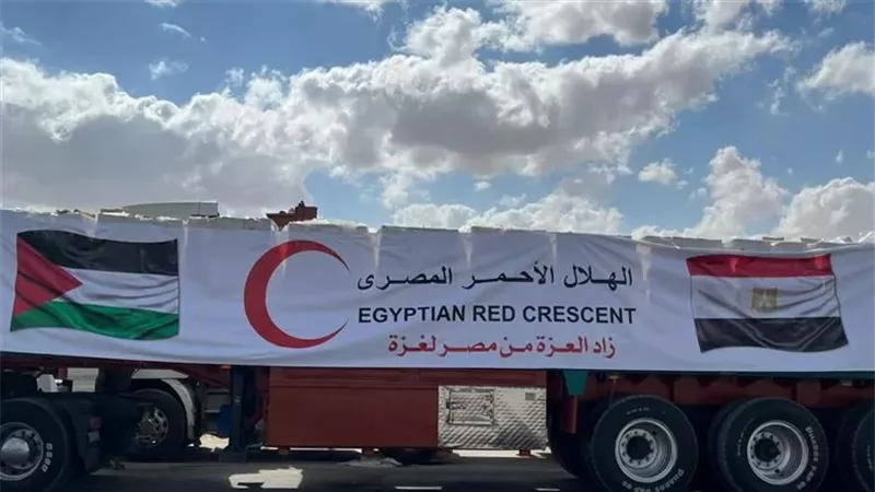 الهلال الأحمر المصري يواصل دعم غزة بالمساعدات الإنسانية