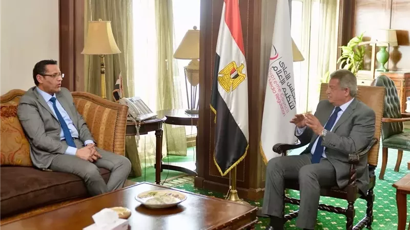 رئيس الأعلى للإعلام يستقبل نقيب الصحفيين