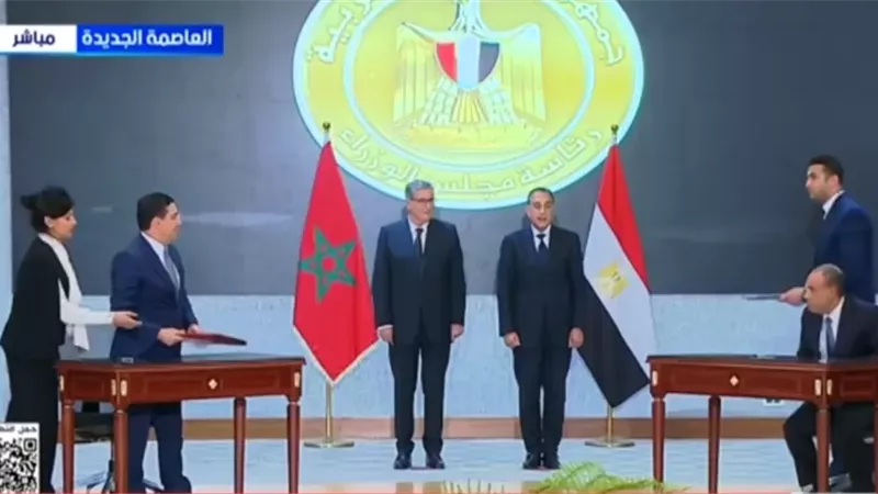 رئيس الوزراء ونظيره المغربي يشهدان توقيع عدد من وثائق التعاون