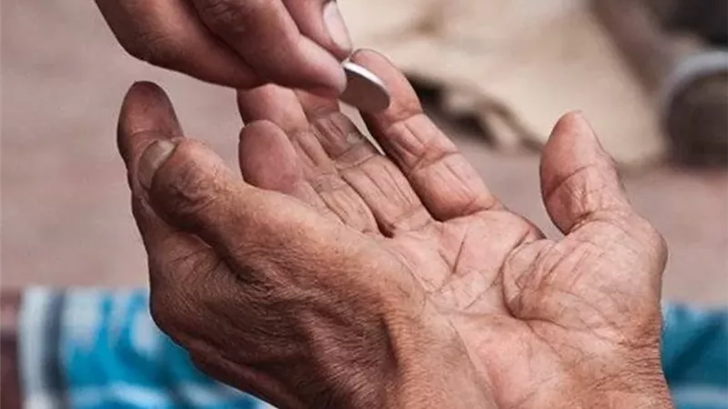 الإلحاف في طلب العطاء سوء عاقبة في الدنيا والآخرة