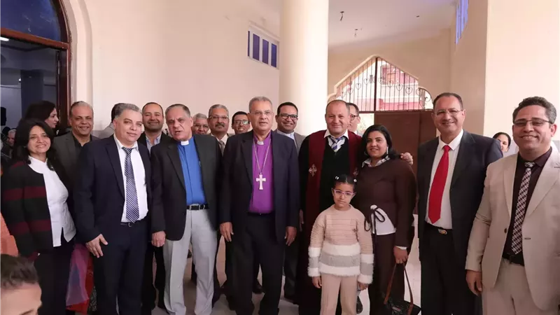 رئيس الطائفة الإنجيلية بمصر يبدأ جولة رعوية لمحافظات الصعيد