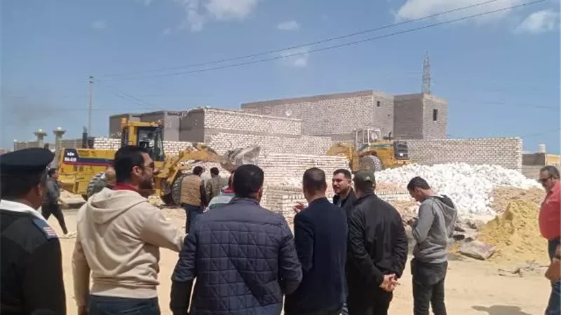 جهاز العلمين الجديدة ينفذ 22 قرار إزالة للتعديات على أراضى الدولة صور