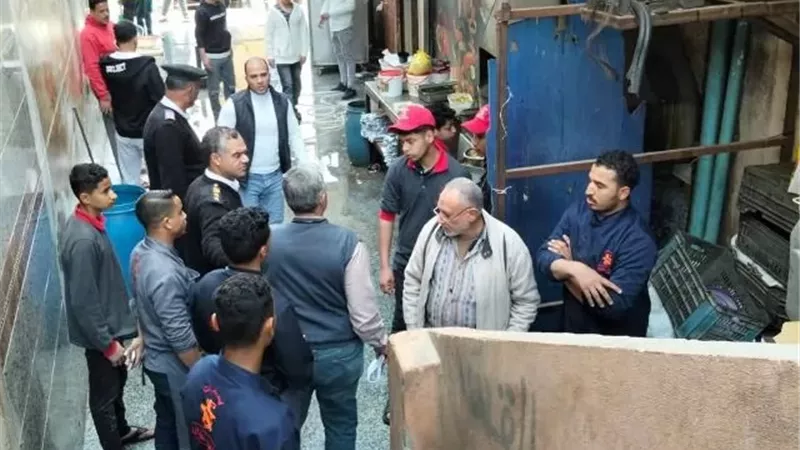 أسباب إغلاق وتشيمع (21) محل ومطعم فى مدينة الشروق.. بالصور