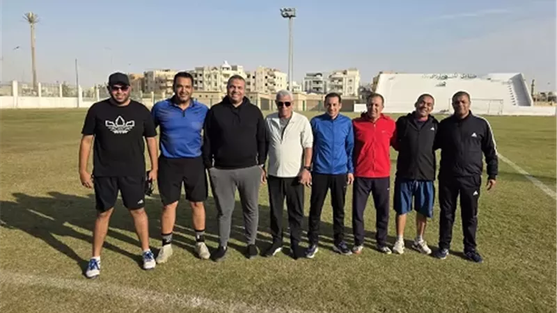 قطار المنيا يواصل زحفه للقمة