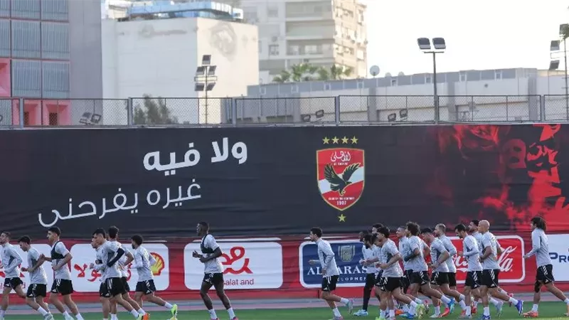 الأهلي في مواجهة قوية امام سيراميكا كليوباترا .. الليلة