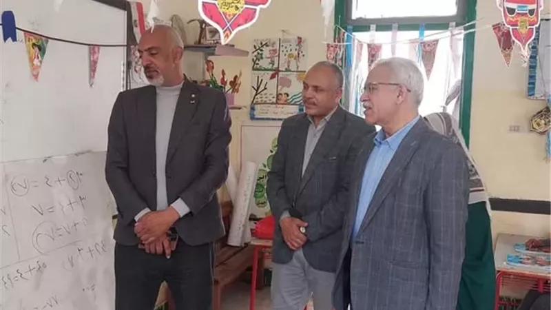 مدير تعليم الإسماعيلية يُشدد على الانضباط وانتظام التقييمات