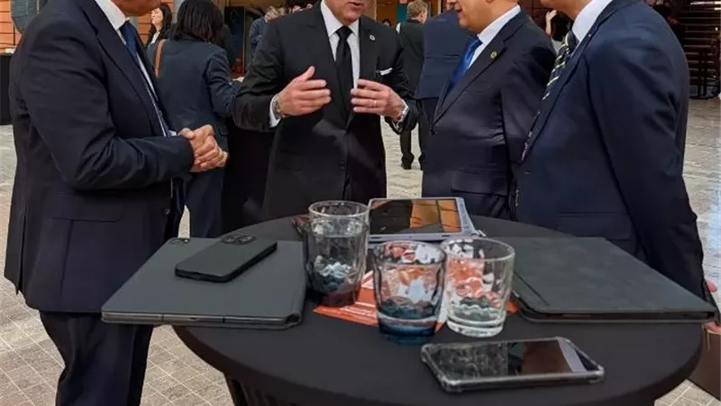 وزير الصحة يلتقي نظيره التونسي لبحث تعزيز التعاون المشترك
