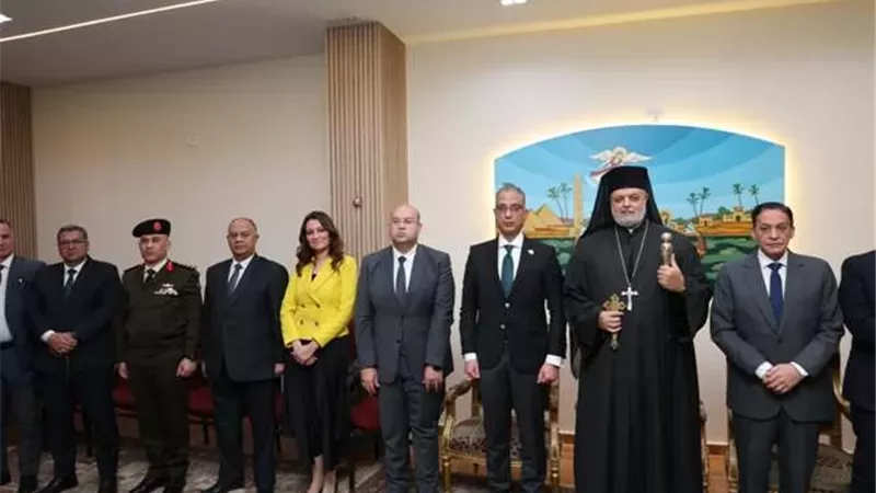 الأنصاري يزورالكنيسة الكاثوليكيةلتقديم التهنئة بمناسبة عيدالقيامة