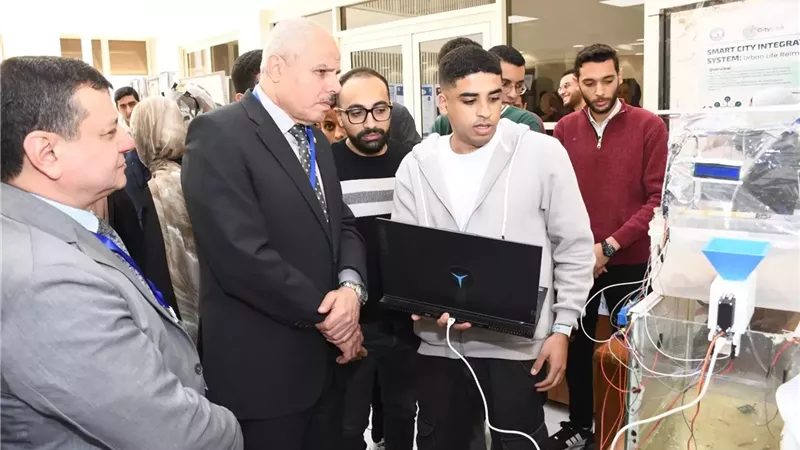 52 مشروع تخرج تعكس توظيف الذكاء الاصطناعي بحاسبات القناة