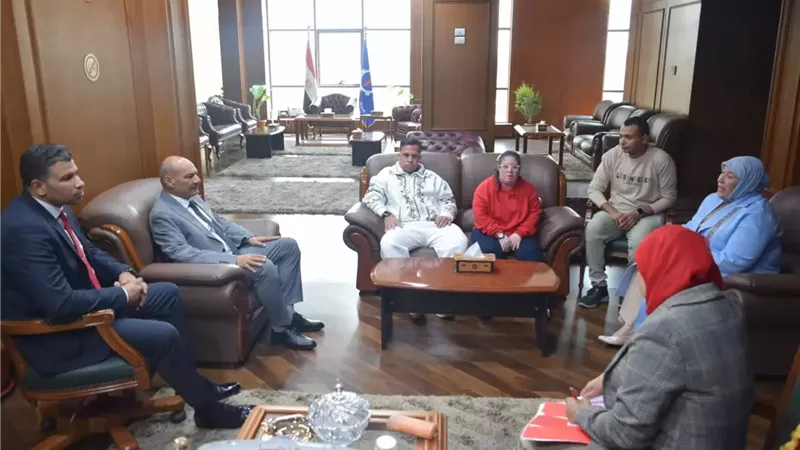 محافظ السويس يدعم اطفال ذوي الهمم
