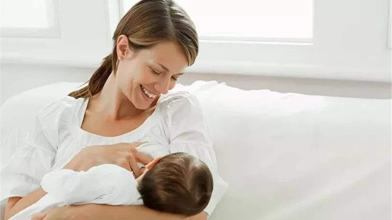 هل تحمي الرضاعة الطبيعية من زيادة الوزن؟ دراسة تجيب