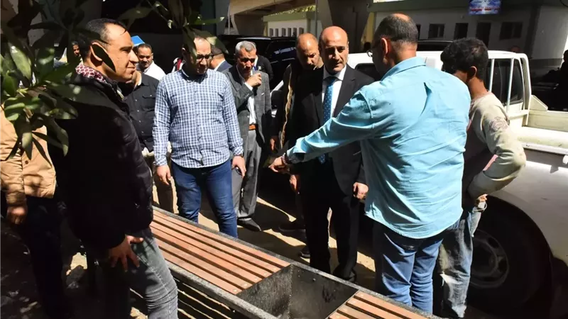 محافظ أسيوط يتفقد تطوير معدات الحملة الميكانيكية