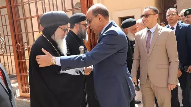 محافظ المنيا يهنئ القيادات الكنسية بمناسبة عيد القيامة المجيد
