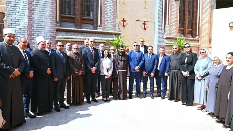 محافظ البحيرة ورئيس الجامعة يختتمان جولة التهنئة بعيد القيامة