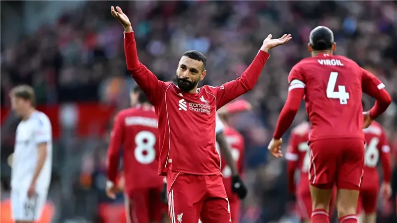 سلوت يتغني بهدف محمد صلاح في مباراة ليفربول وفولهام