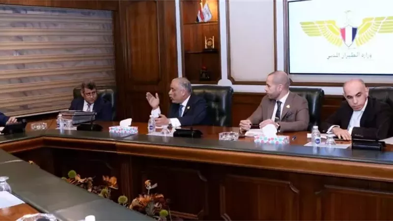 الحفنى بحث مع نواب البرلمان مقترحاتهم لتطوير المطارات