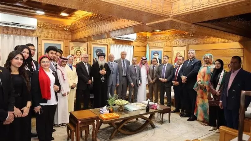 رئيس جامعة المنيا يترأس وفد لتهنئة كنائس المنيا بعيد القيامة