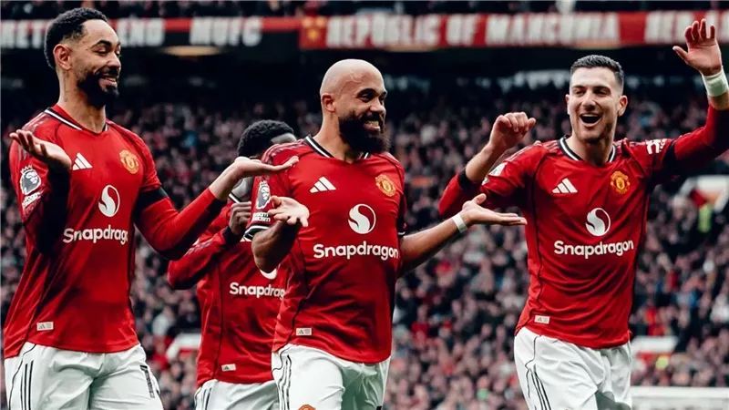 موعد مباراة مانشستر يونايتد وليدز بالدوري الإنجليزي