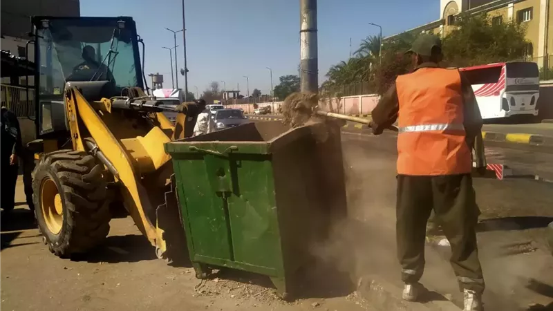 رفع 140 طن قمامة وأتربة وتراكمات فى حملات نظافة بمدينة الأقصر