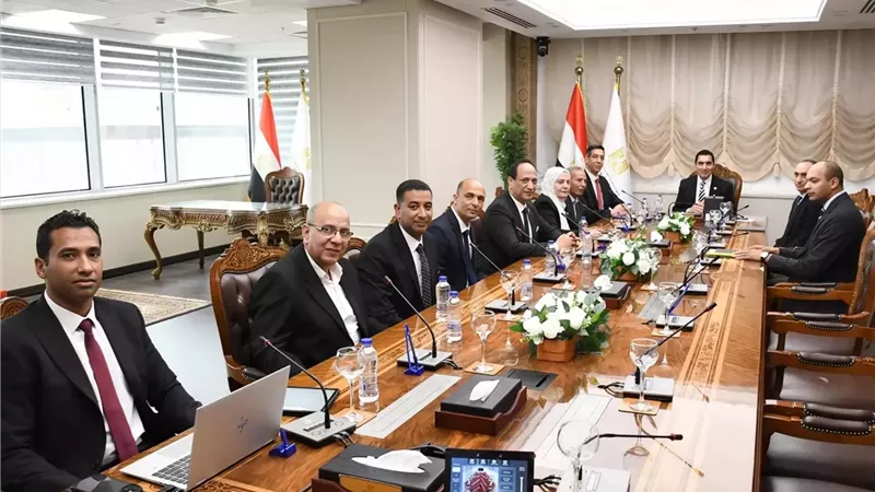 وزير الشباب يبحث تطوير المنظومة الفنية لألعاب القوى