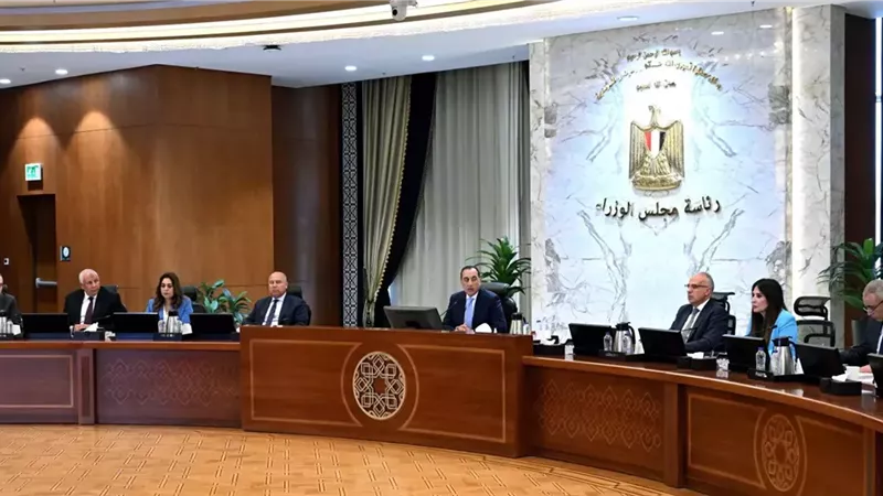 رئيس الوزراء يتابع الموقف التنفيذي لمشروعي «رأس الحكمة» و«شمس الحكمة» بالساحل الشمالي