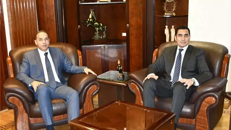 وزير الشباب يبحث التعاون مع رئيس هيئة الرقابة المالية