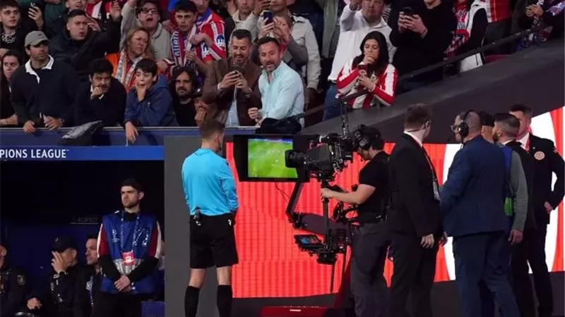 برشلونة يصدر بياناً رسمياً بشأن الآداء التحكيمي أمام أتلتيكو مدري