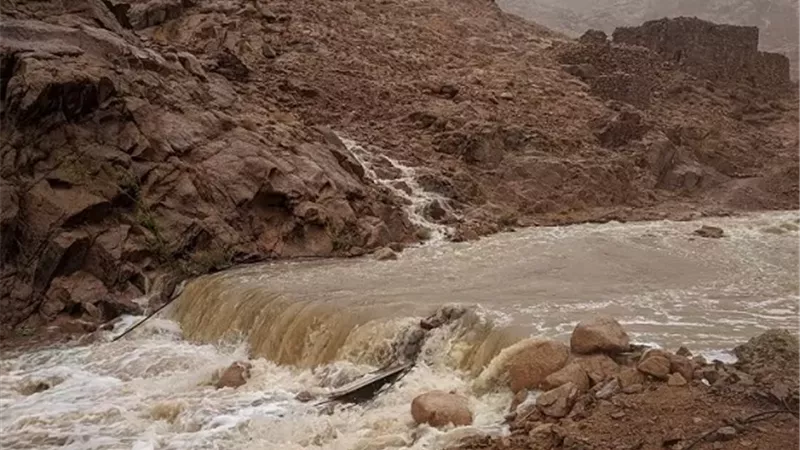 أمطار بمدينة سانت كاترين تصل إلى حد السيول ببعض الوديان الجبلية