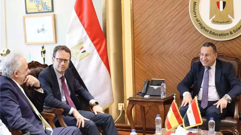 وزير التعليم العالي يبحث سبل تعزيز التعاون مع سفير إسبانيا