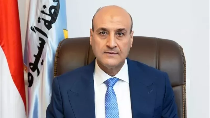 محافظ أسيوط يعلن انطلاق المبادرة الوطنية للمشروعات الخضراء الذكية