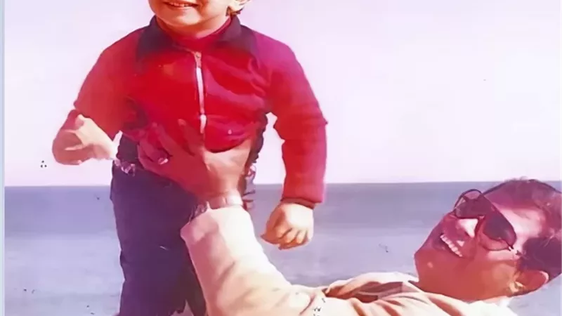خالد سليم يتذكر والده الراحل: عيدك أحلى فى الجنة