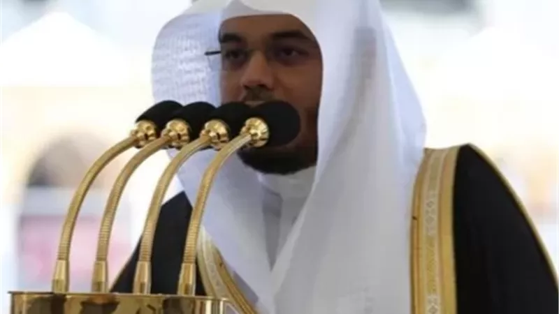 خطيب المسجد الحرام : للإيمان بالقضاء والقدر 4 مراتب