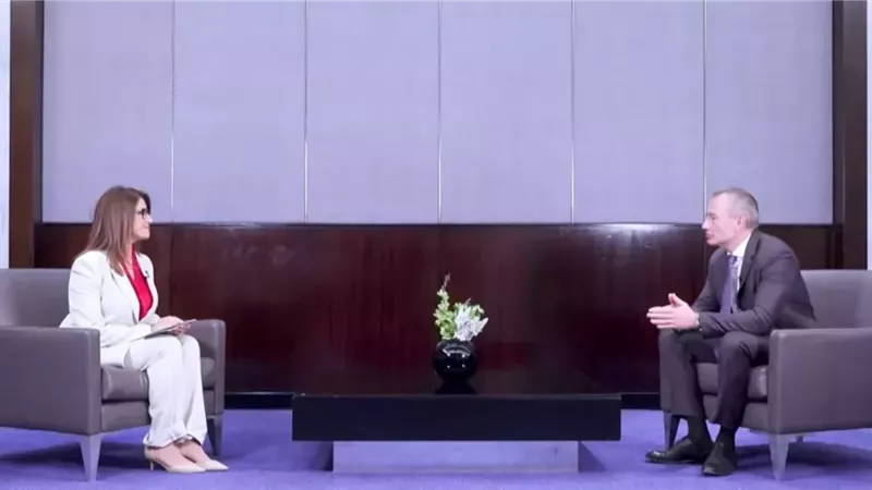 ملادينوف: قيود إسرائيل العائق الأول أمام وصول المساعدات الإنسانية إلى غزة