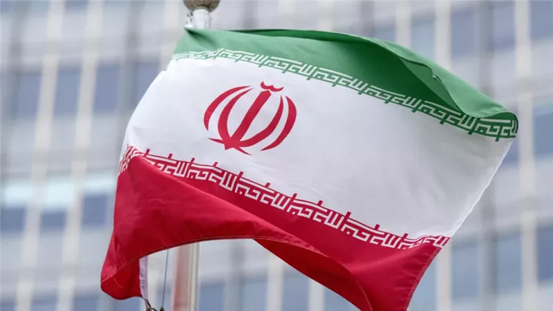 إيران تعلن إعادة فرض سيطرة القوات المسلحة على مضيق هرمز