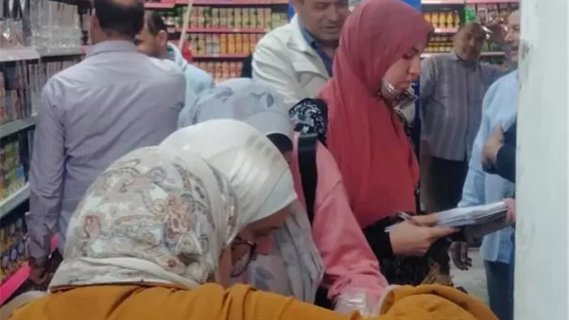 جهاز مدينة بدر وهيئة سلامة الغذاء يضبطان 64 كيلو أسماك فاسدة.. بالصور