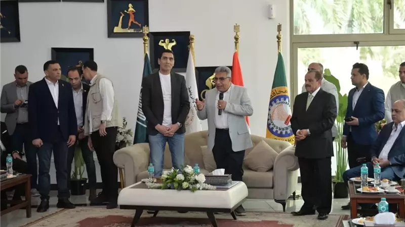 محافظ الدقهلية ووزير الشباب والرياضة يتفقدان منشآت نادي جزيرة