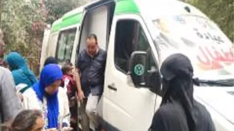الكشف وعلاج 645 مواطنًا بقافلة طبية مجانية بقرية الحجيرات