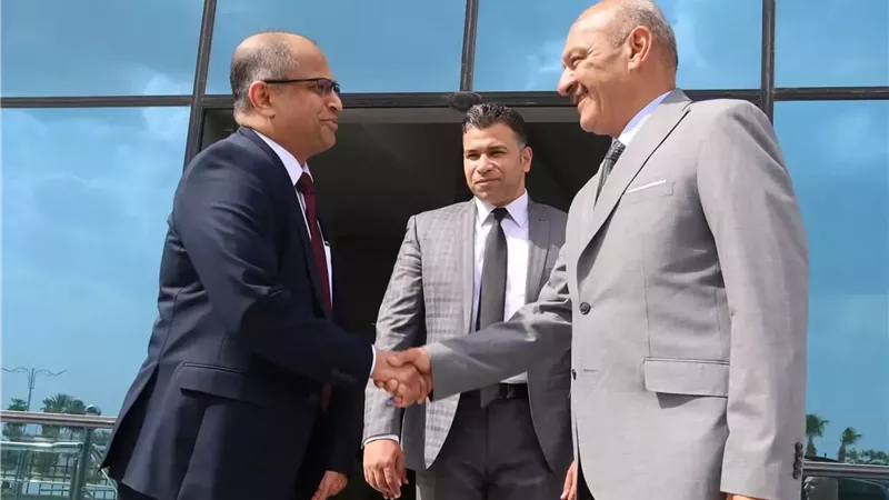 محافظ السويس يستعرض الفرص الاستثمارية أمام السفير السريلانكي
