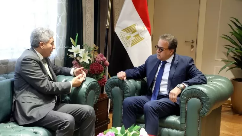 وزيرا السياحة والصحة يبحثان استراتيجية للارتقاء بالخدمات الطبية
