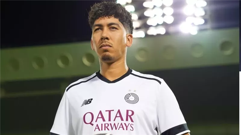 وكيل المهاجم البرازيلي فيرمينو يكشف حقيقة انتقاله إلى الأهلي