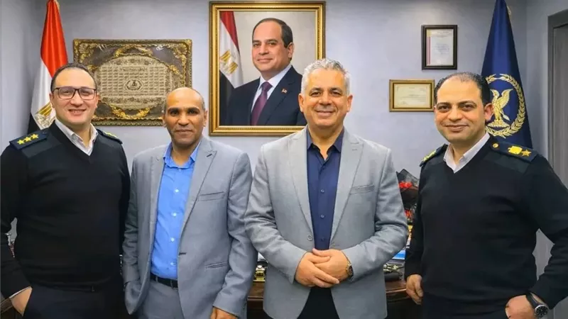 إنسانية ضباط الأحوال المدنية بكفر الشيخ تهزم روتين الأوراق